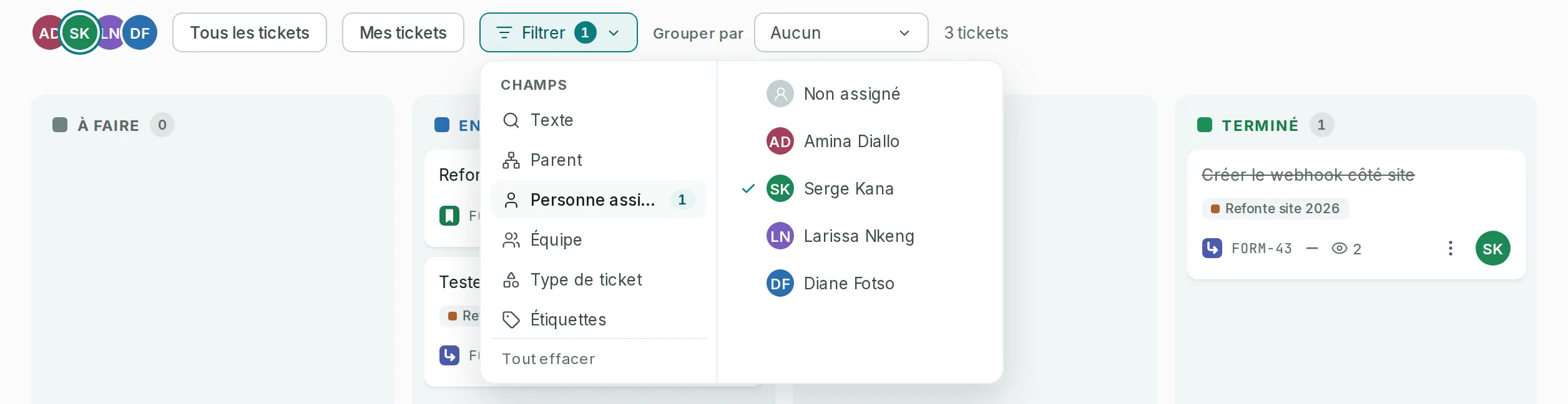 Le panneau Filtrer ouvert sur Personne assignée, avec Serge Kana coché, le bouton Filtrer qui compte un champ et le tableau réduit à 3 tickets.